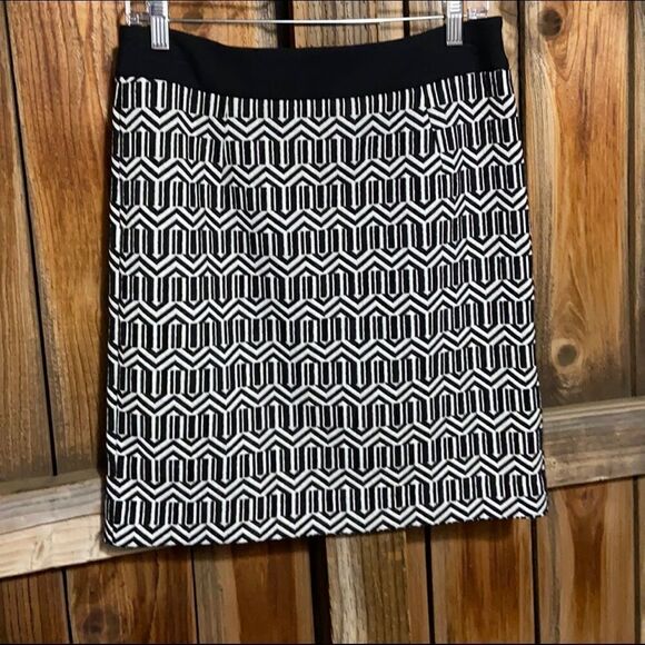 Banana Republic skirt a-line knit black white geometric 6 FIRM on PRICE - Picture 1 of 6